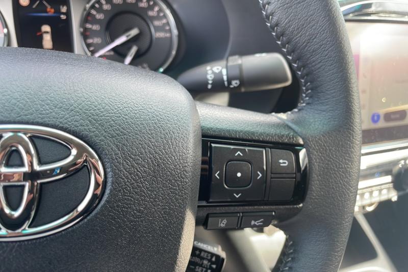 Toyota Hilux 2.8 D4-D 204 Legende Tech