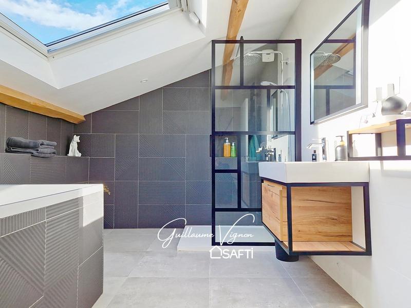 Maison - 185 m² - 6 pièces