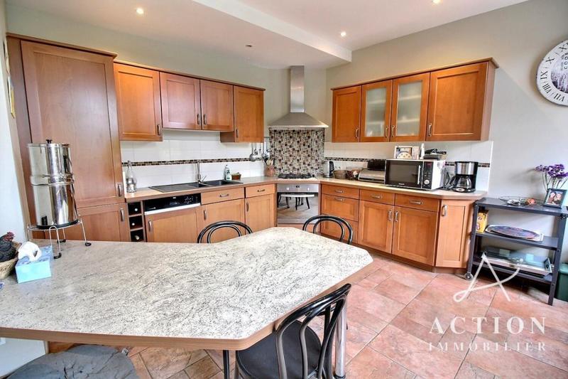 Propriété - 155 m² - 7 pièces