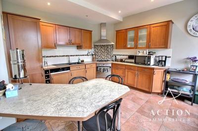 Propriété - 155 m² - 7 pièces