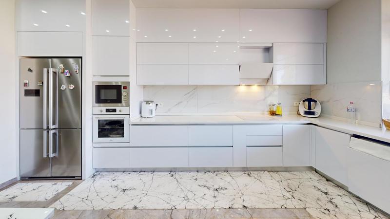 Immeuble - 1 150 m² - 8 pièces