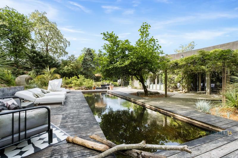 Villa - 720 m² - 10 pièces