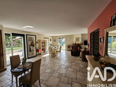 Maison - 312 m² - 9 pièces