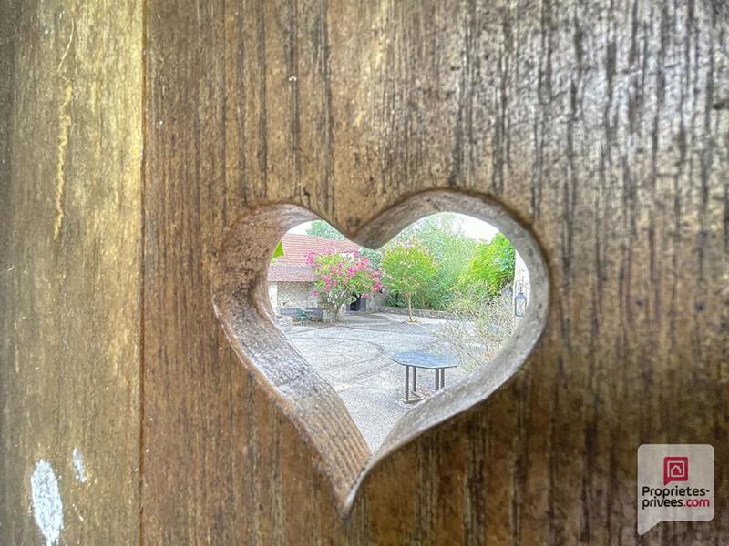 Propriété - 270 m² - 12 pièces