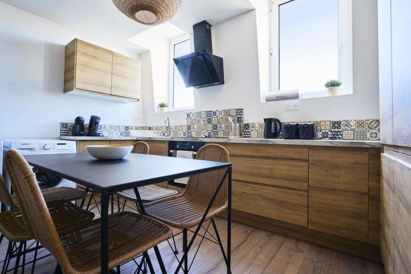 Appartement - 99 m² - 7 pièces