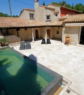 Bastide - 610 m² - 25 pièces