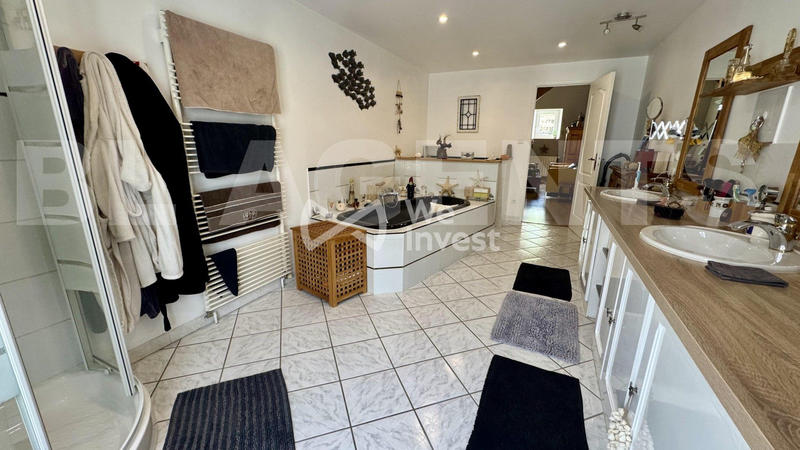 Maison - 166 m² - 6 pièces