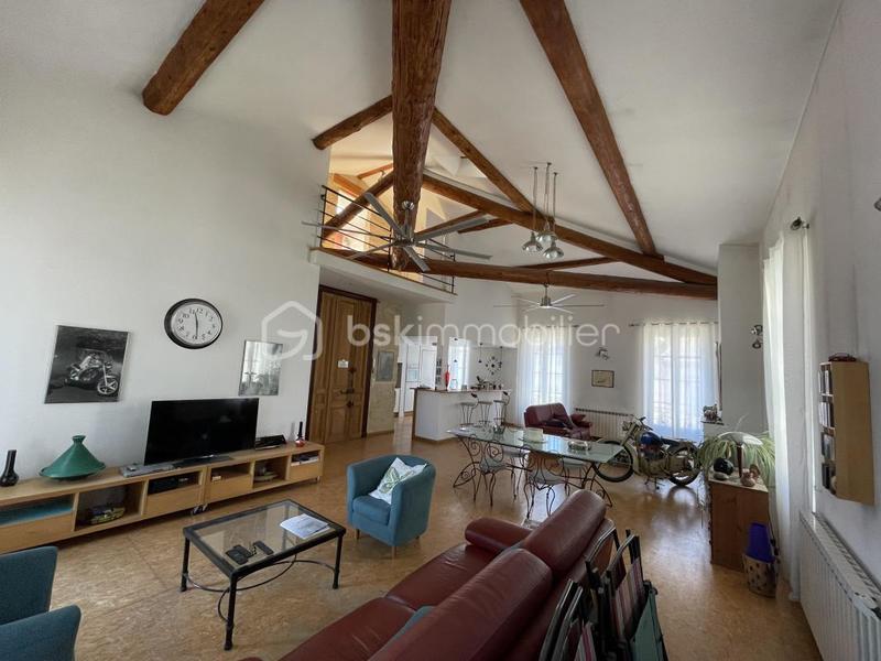 Maison - 222 m² - 7 pièces