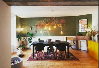 Maison - 235 m² - 8 pièces