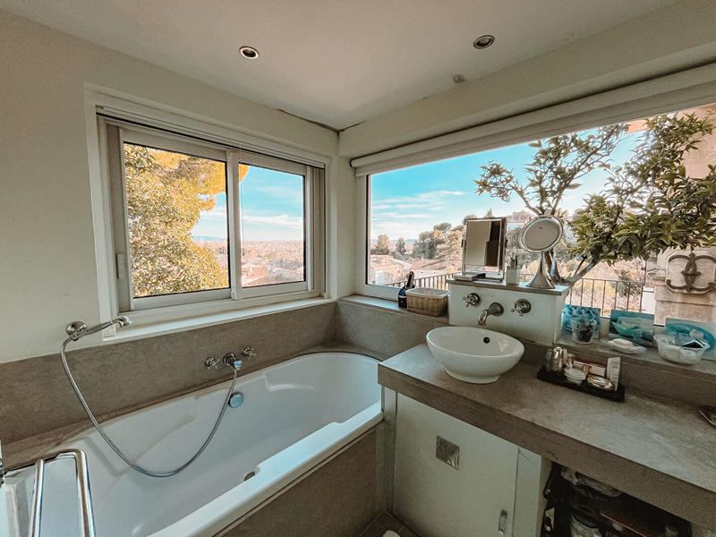 Maison - 264 m² - 5 pièces