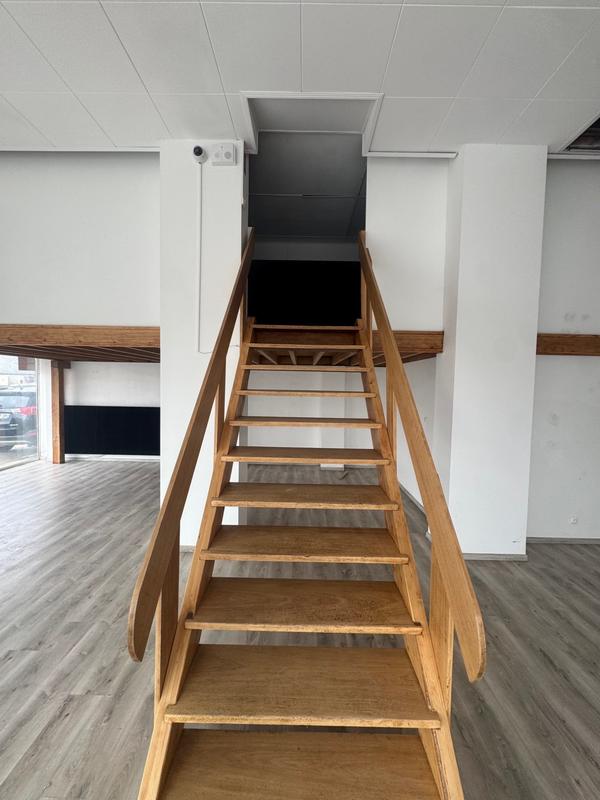 Local commercial - 154 m² - 2 pièces
