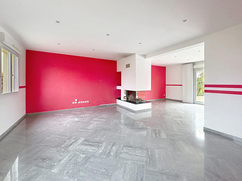 Maison - 206 m² - 8 pièces