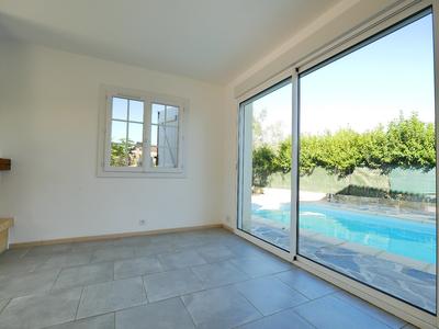 Maison - 92 m² - 5 pièces