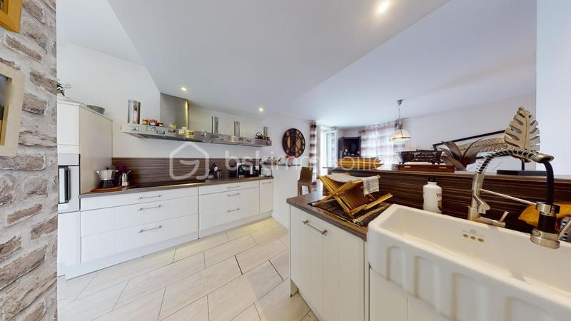 Appartement - 246 m² - 6 pièces