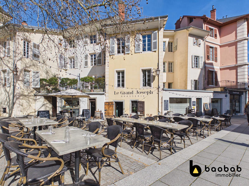 Appartement - 136 m² - 5 pièces