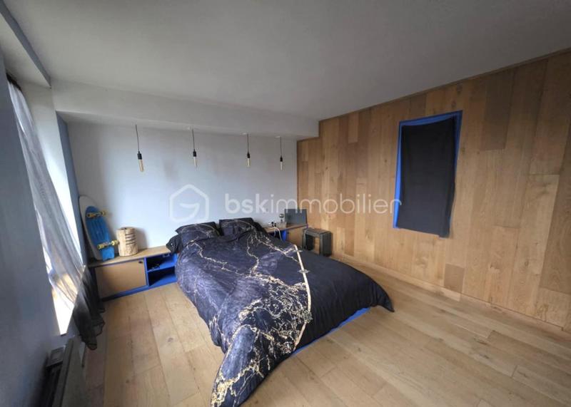 Maison traditionnelle - 189 m² - 8 pièces