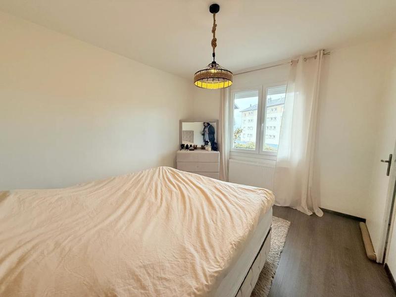 Appartement - 90 m² - 3 pièces