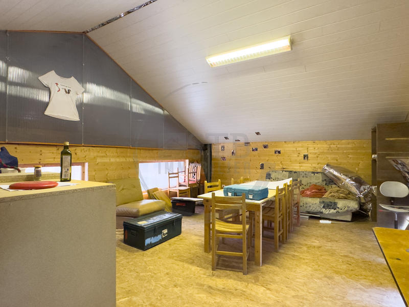 Local commercial - 645 m²