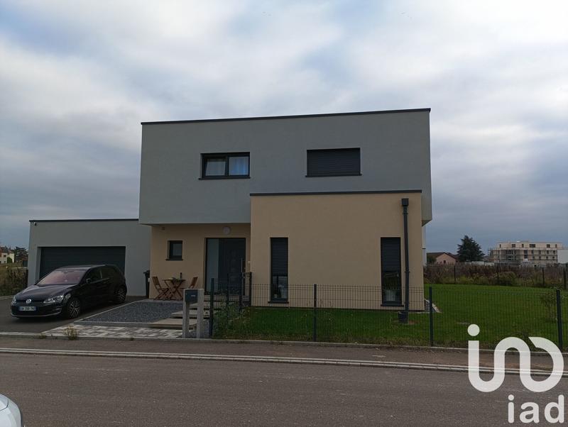 Maison - 143 m² - 8 pièces