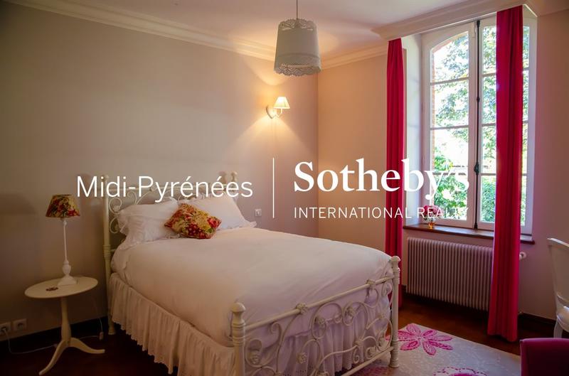 Maison - 498 m² - 14 pièces