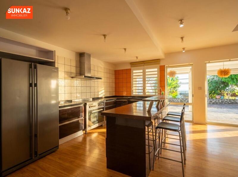 Local commercial - 300 m² - 8 pièces