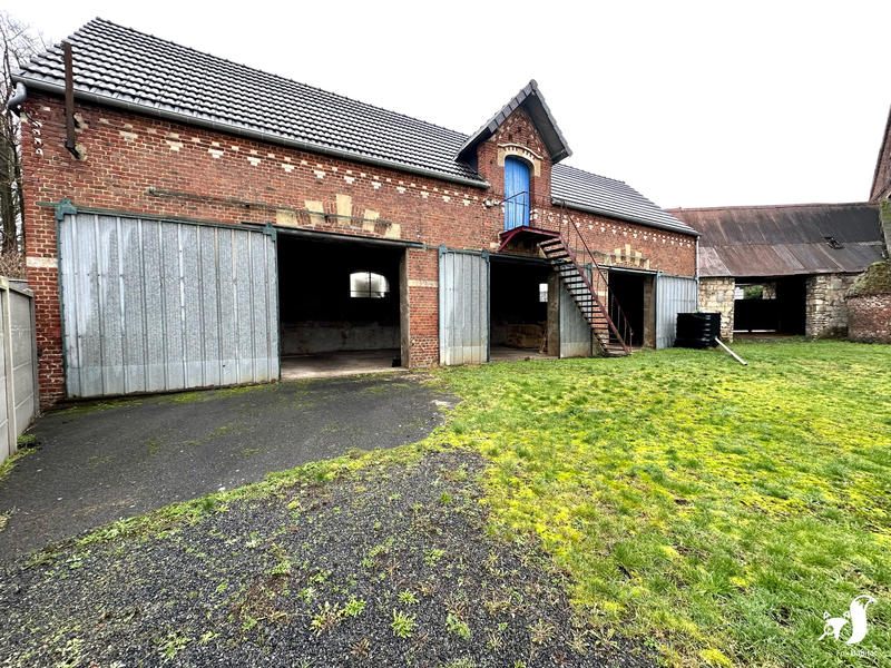 Ferme - 1 280 m² - 5 pièces