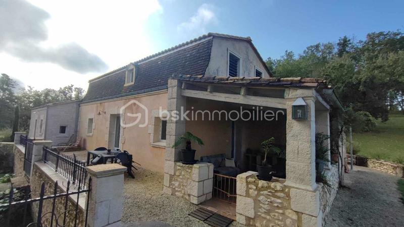 Propriété - 105 m² - 4 pièces