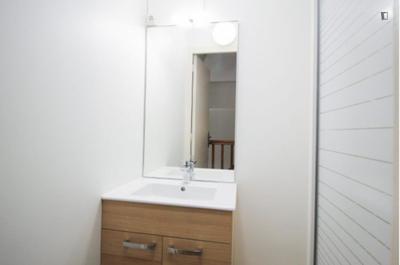 Chambre - 12 m² - 5 pièces