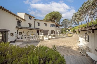Villa - 371 m² - 8 pièces