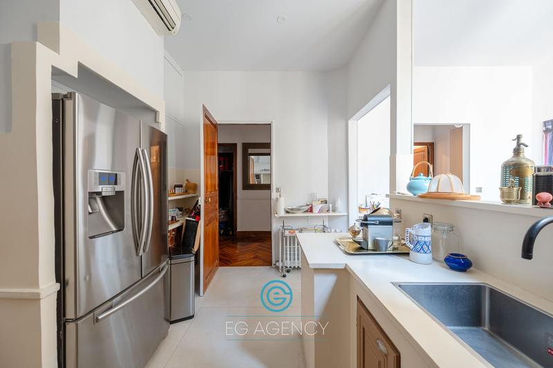 Appartement - 212 m² - 5 pièces