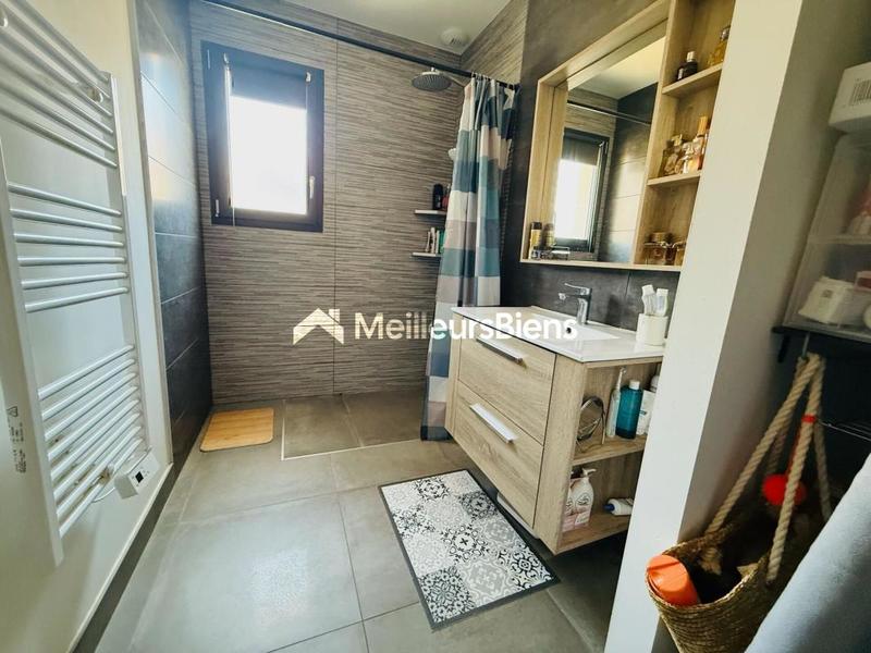 Villa - 80 m² - 4 pièces