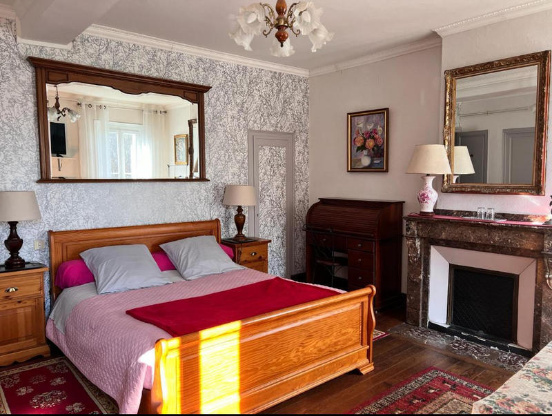 Maison - 256 m² - 9 pièces