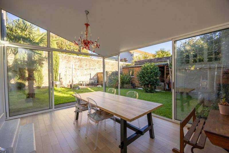 Maison - 214 m² - 10 pièces