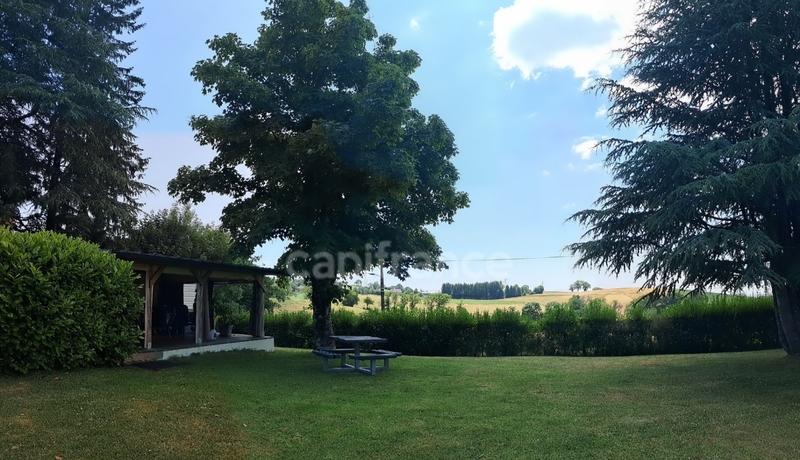 Propriété - 1 100 m² - 16 pièces