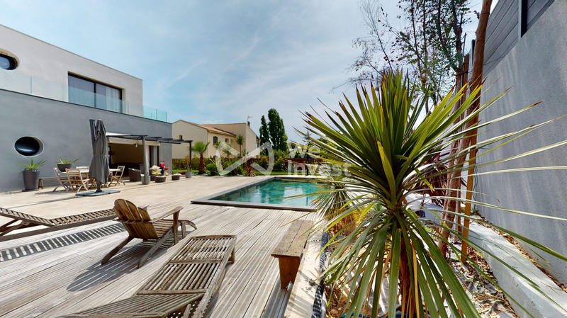 Villa - 235 m² - 6 pièces