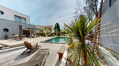 Villa - 235 m² - 6 pièces