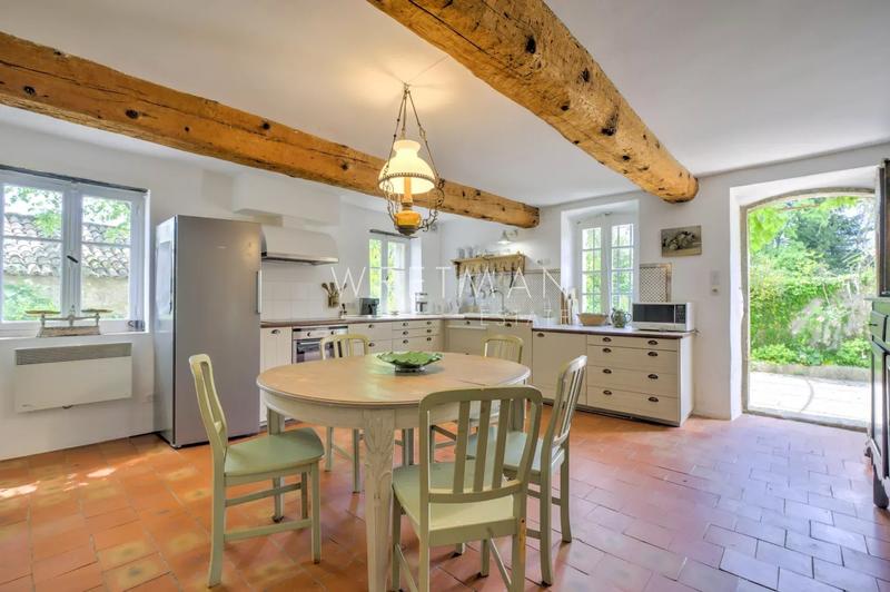 Villa - 257 m² - 10 pièces