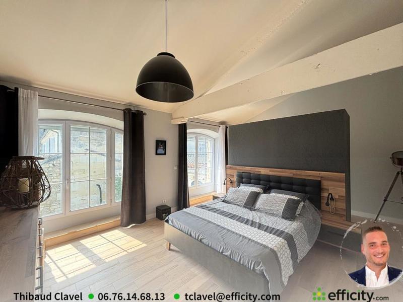 Maison - 283 m² - 10 pièces