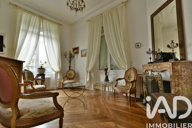 Château - 704 m² - 11 pièces