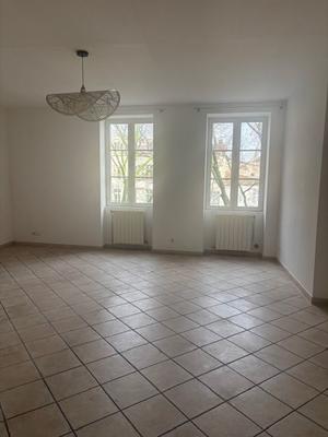 Appartement - 82 m² - 3 pièces