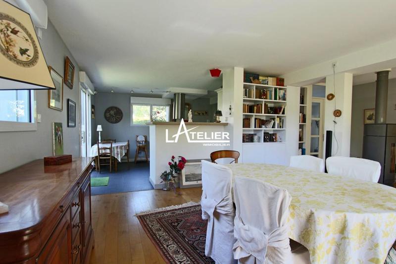 Maison - 225 m² - 9 pièces