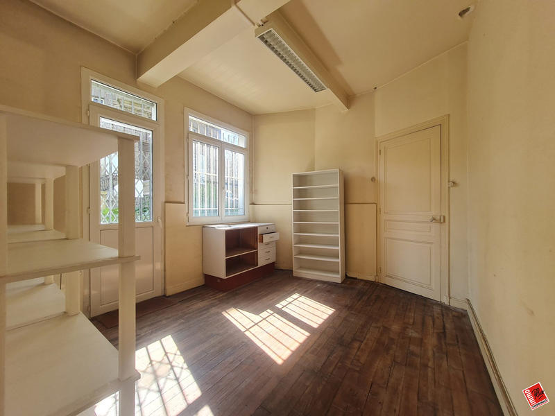 Local commercial - 75 m² - 4 pièces