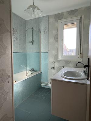 Maison traditionnelle - 84 m² - 4 pièces