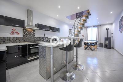 Maison - 139 m² - 5 pièces