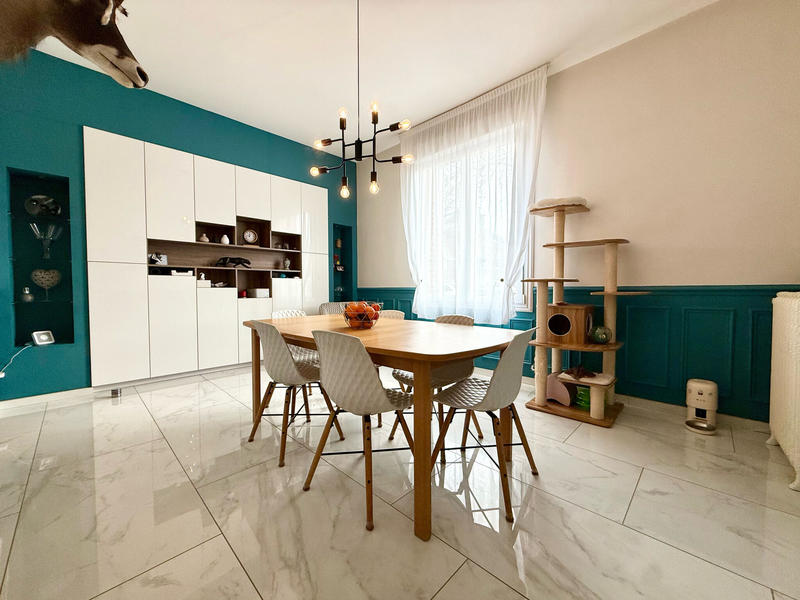 Maison - 227 m² - 7 pièces