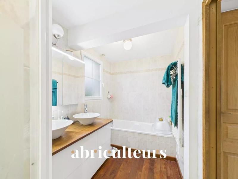 Propriété - 188 m² - 8 pièces