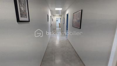 Bureau - 200 m² - 6 pièces