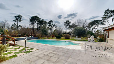 Maison - 206 m² - 8 pièces