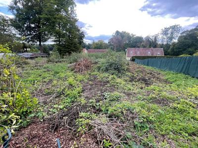 Terrain constructible - 809 m²