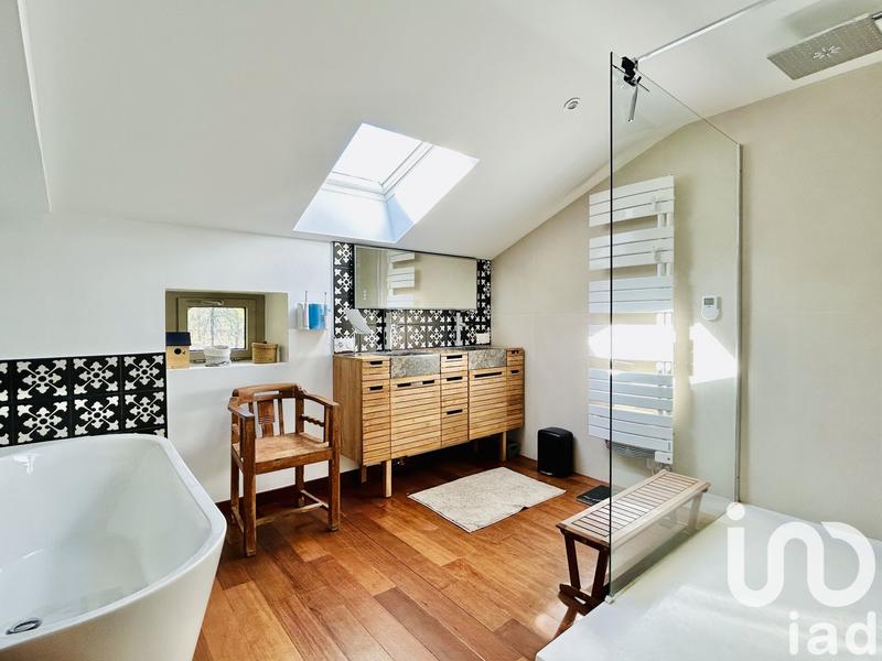 Maison - 205 m² - 6 pièces